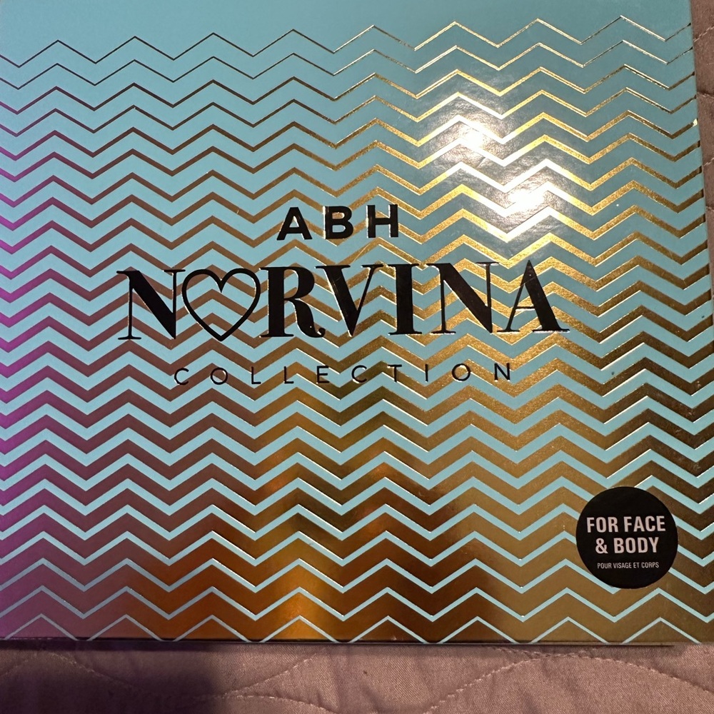 Abh norvina eyeshadow palette